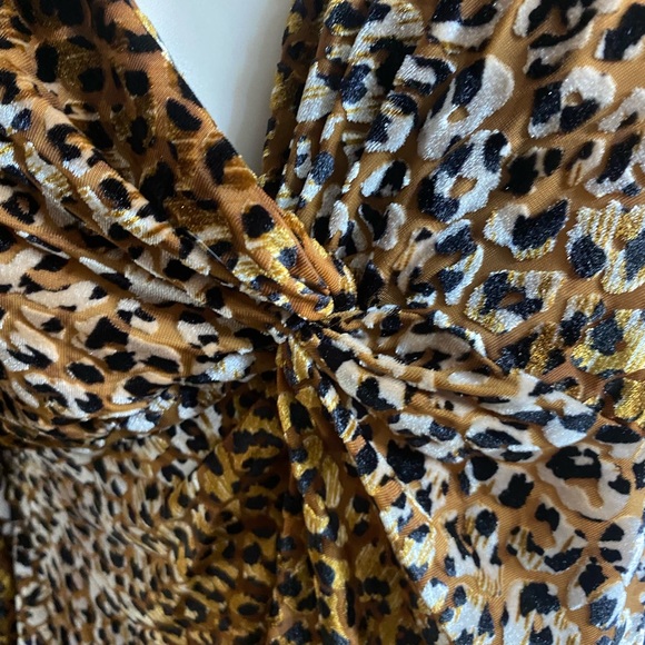 Cache Stretch Velvet Leopard Print Top Size Large - Picture 3 of 8